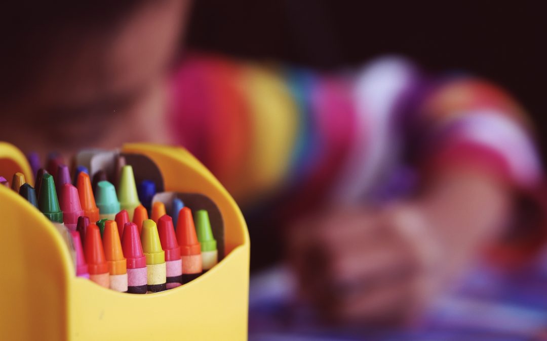 Art Therapy vs Play Therapy: Which One is Best for Your Kid?